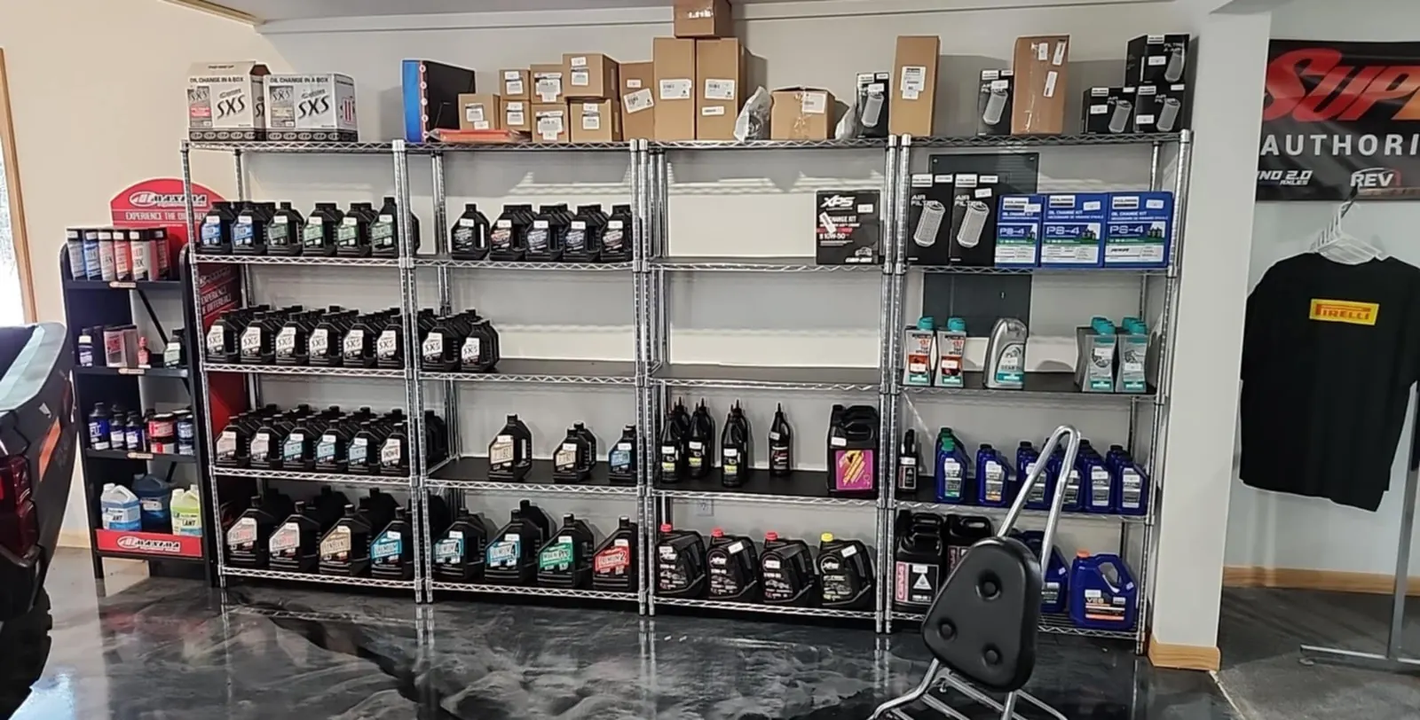 Wall of oils, lubricants and parts boxes